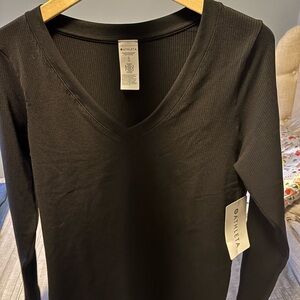 Athleta Renew Black Long Sleeve V-Neck Top